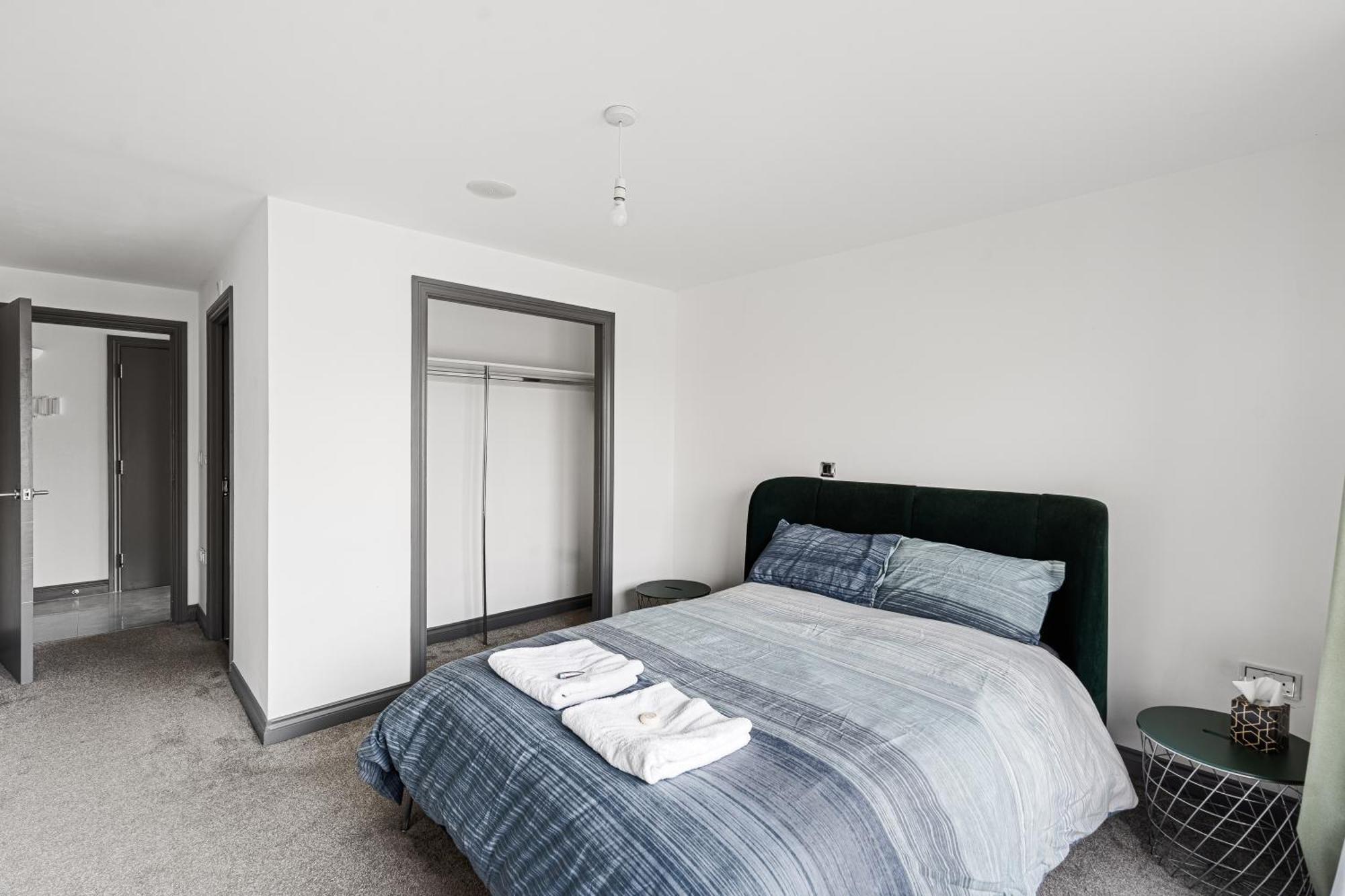 Apartment Long Letting - Luxurious 3 Bedroom Penthouse In Centre - Parking Included!