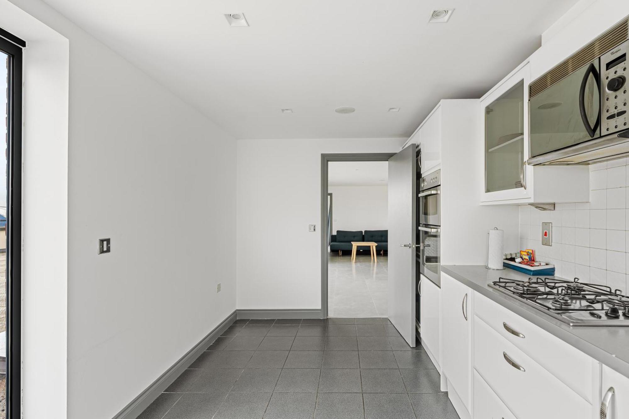 Long Letting - Luxurious 3 Bedroom Penthouse In Centre - Parking Included! Apartment Chelmsford