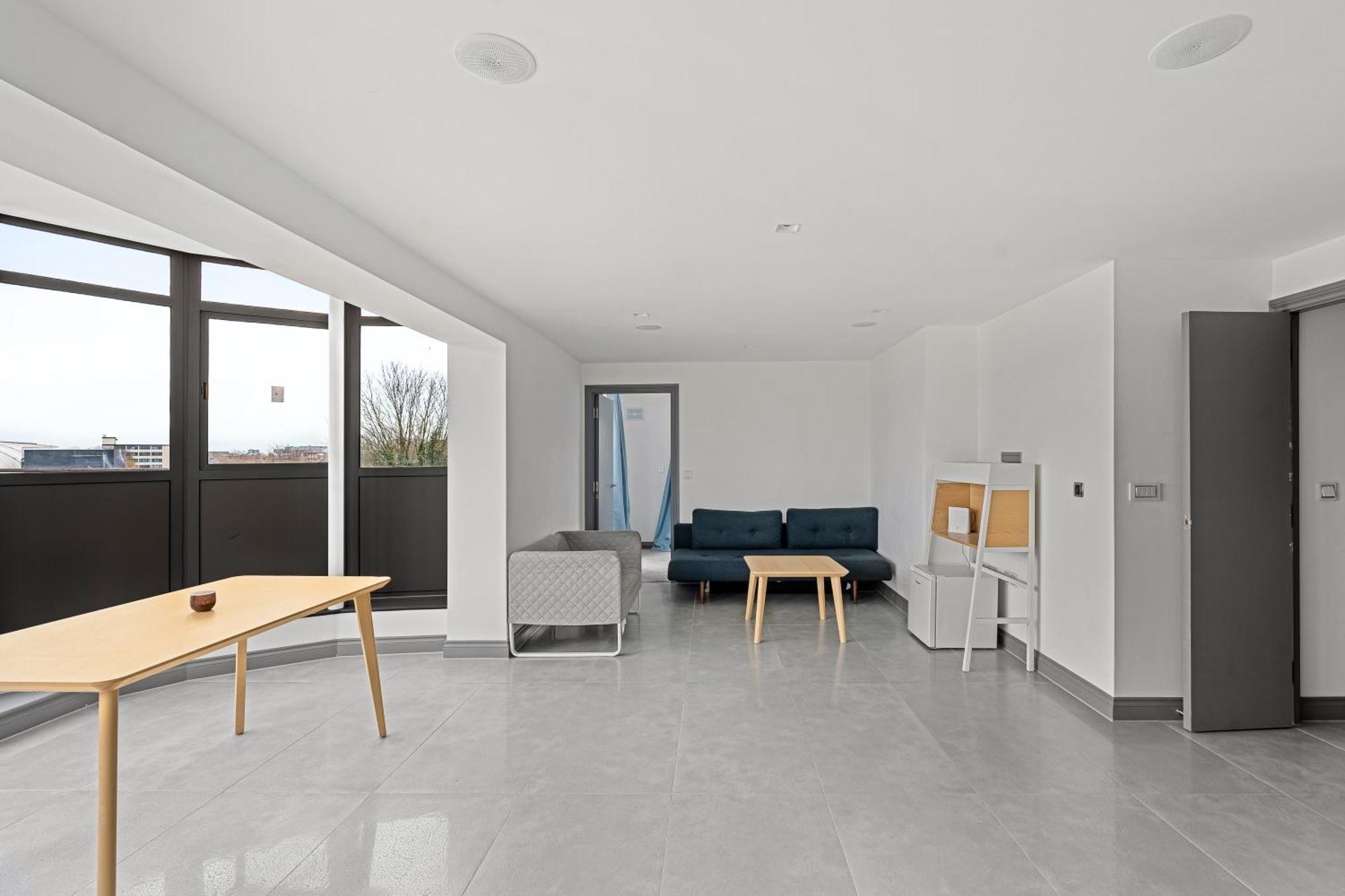 Apartment Long Letting - Luxurious 3 Bedroom Penthouse In Centre - Parking Included! *